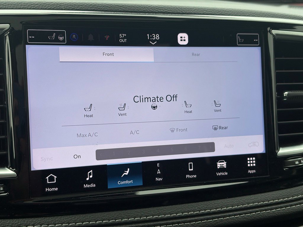 Used 2026 Chrysler Pacifica Limited FWD image 33
