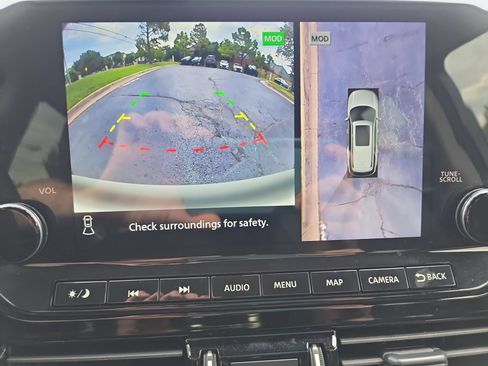 Used 2025 Nissan Pathfinder Platinum w/ Cargo Package FWD image 23