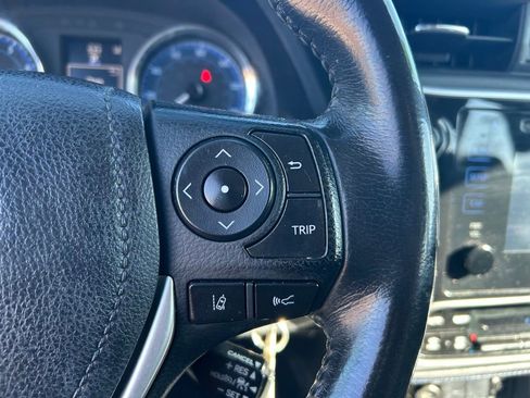 Used 2018 Toyota Corolla SE image 11