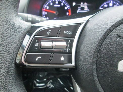 Used 2023 Kia Forte LXS image 17