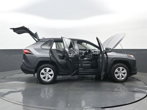 Used 2025 Toyota RAV4 LE FWD image 31