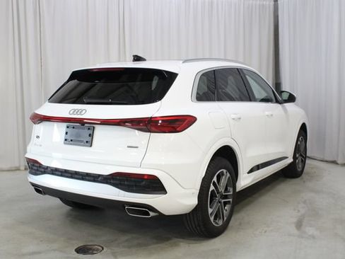 Used 2025 Audi Q5 Premium w/ Convenience Package AWD/4WD image 25