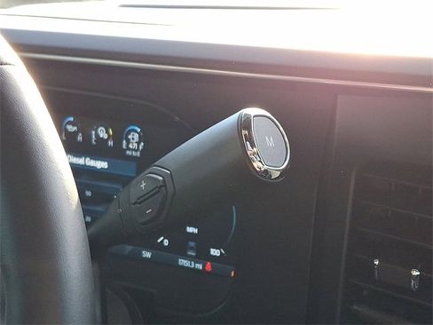 Used 2025 Ford F450 Platinum w/ FX4 Off-Road Package image 16