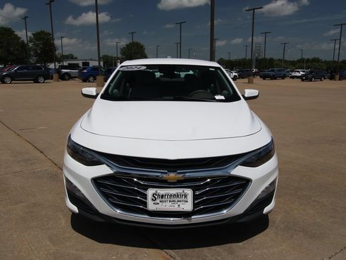 Used 2024 Chevrolet Malibu LT FWD image 2