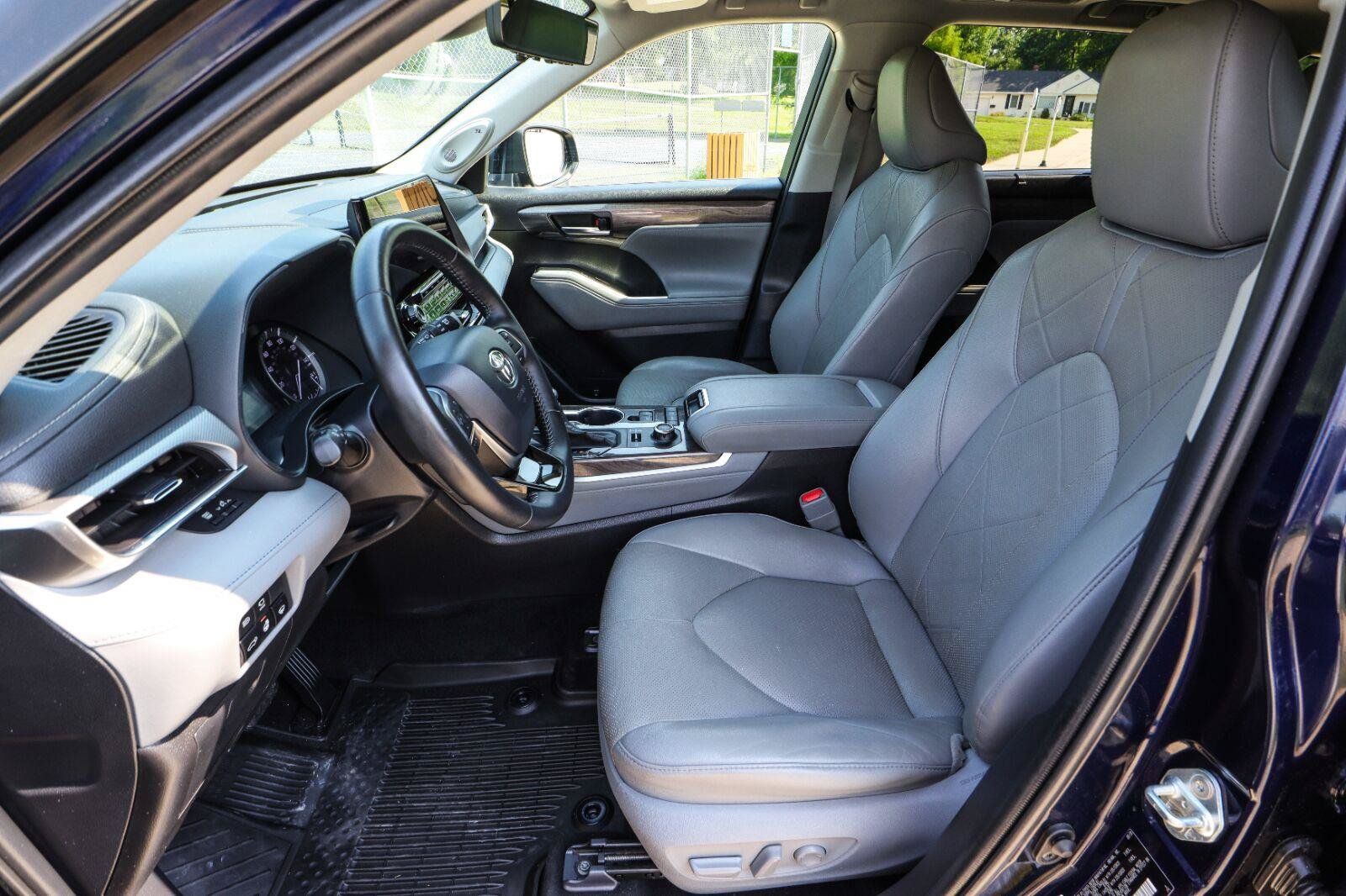 Used 2020 Toyota Highlander Platinum AWD/4WD image 40