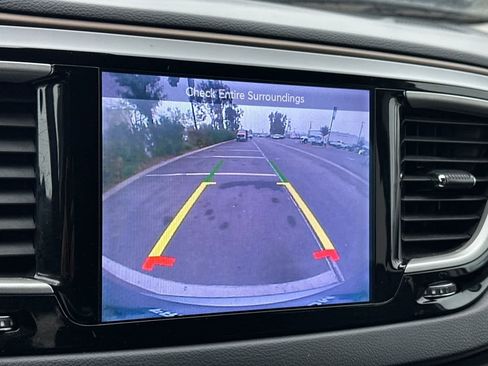 Used 2017 Chrysler Pacifica Touring-L image 20