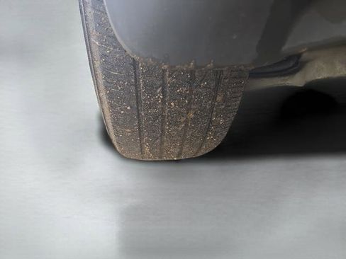 Used 2011 Chevrolet Traverse LT w/ Personal Connectivity Package image 19