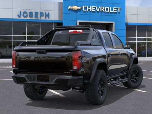 New 2026 Chevrolet Colorado ZR2 w/ Midnight Edition AWD/4WD image 4