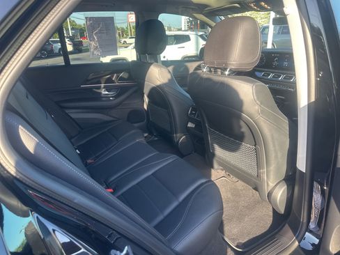 Used 2022 Mercedes-Benz GLE 450 4MATIC image 11