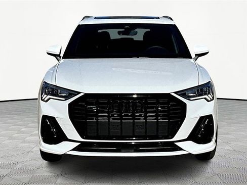 Used 2025 Audi Q3 2.0T Premium w/ Convenience Package image 3