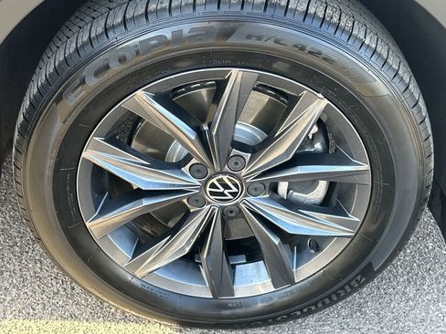 Certified 2023 Volkswagen Tiguan SE image 7