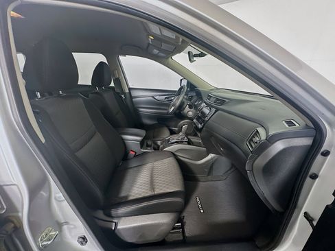 Used 2018 Nissan Rogue SV w/ Premium Package image 33