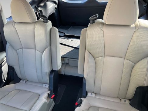 Certified 2025 Subaru Ascent Premium image 28