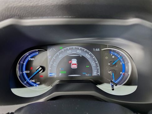 New 2025 Toyota RAV4 XLE image 15