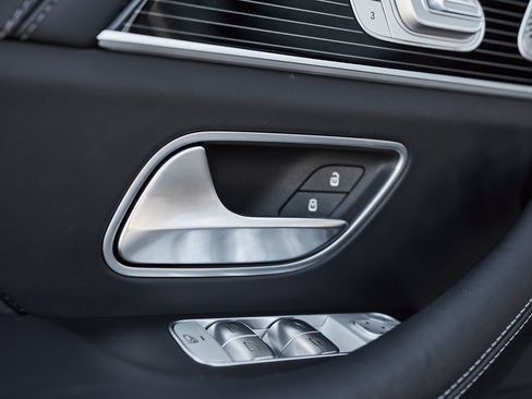 Used 2021 Mercedes-Benz Maybach GLS 600 Maybach GLS 600 image 33