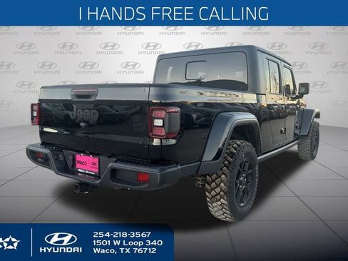 Used 2024 Jeep Gladiator Willys image 8
