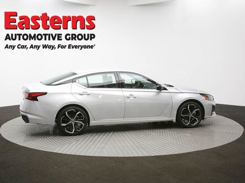 Used 2023 Nissan Altima 2.5 SR FWD image 40