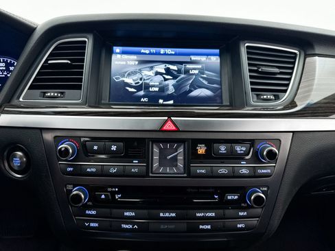 Used 2016 Hyundai Genesis 3.8 RWD image 18