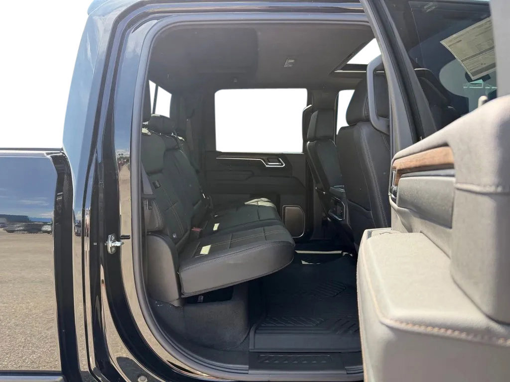 New 2026 Chevrolet Silverado 2500 High Country w/ High Country Premium Package AWD/4WD image 30