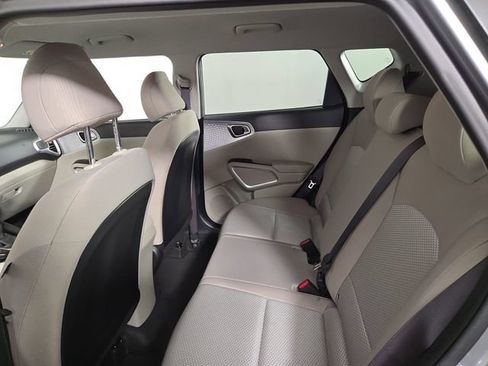 Certified 2025 Kia Soul LX w/ LX Technology Package FWD image 18