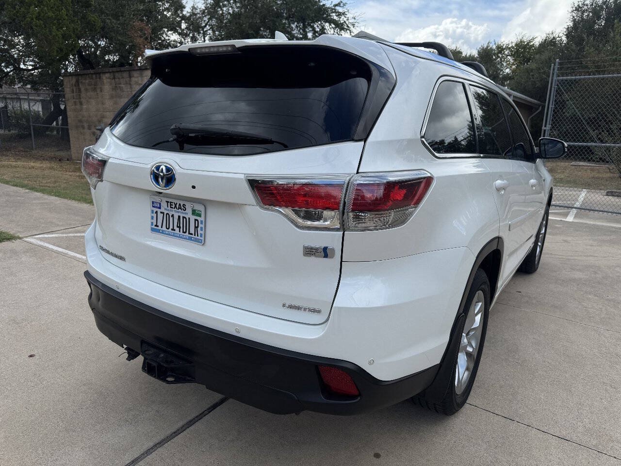 Used 2016 Toyota Highlander Limited Platinum AWD/4WD image 12
