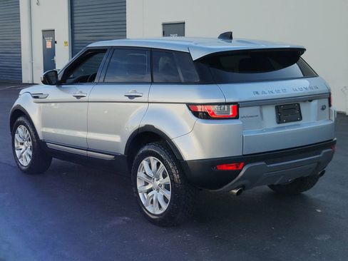 Used 2018 Land Rover Range Rover Evoque SE AWD/4WD image 3