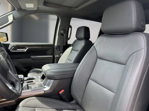 Used 2026 Chevrolet Silverado 1500 LT Trail Boss w/ LT Trail Boss Premium Package AWD/4WD image 8