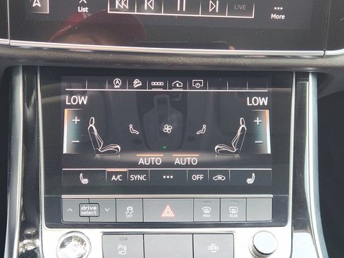 Used 2021 Audi Q7 3.0T Premium Plus w/ Premium Plus Package AWD/4WD image 17