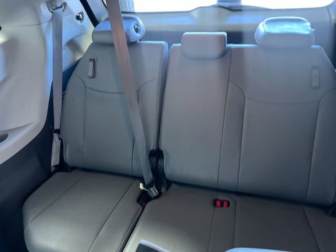 Used 2024 Toyota Sienna XLE image 27