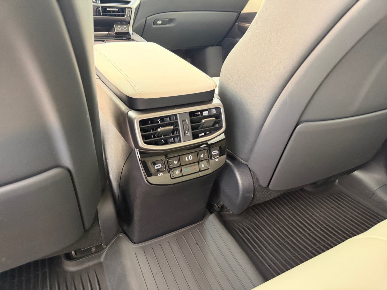 Used 2026 Lexus RX 350 AWD w/ Convenience Package image 30