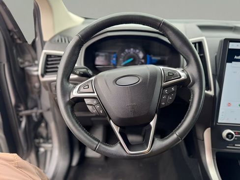 Used 2022 Ford Edge SEL image 17