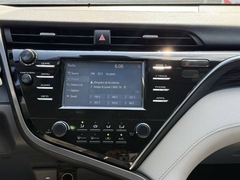 Used 2018 Toyota Camry LE FWD image 17