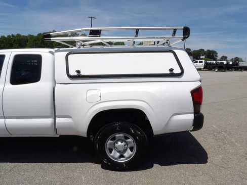 Used 2022 Toyota Tacoma SR RWD image 42