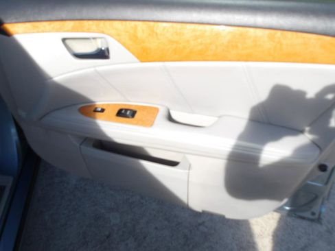 Used 2007 Toyota Avalon Touring image 9