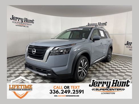 Used 2025 Nissan Pathfinder Platinum w/ Cargo Package image 1