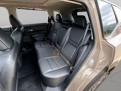 Used 2024 Nissan Rogue SV w/ SV Premium Package AWD/4WD image 20