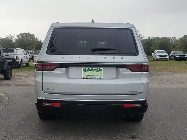 Used 2024 Jeep Wagoneer L Series III w/ Flexible Seating Group AWD/4WD image 5
