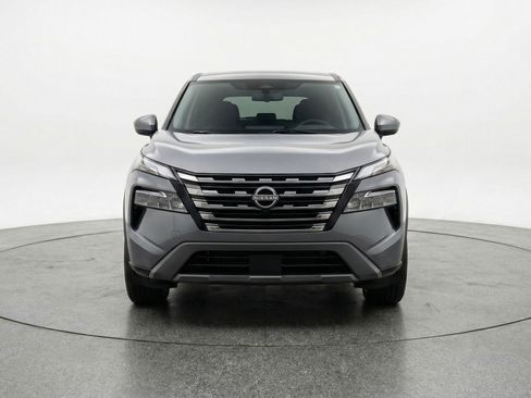 Used 2025 Nissan Rogue SV FWD image 2