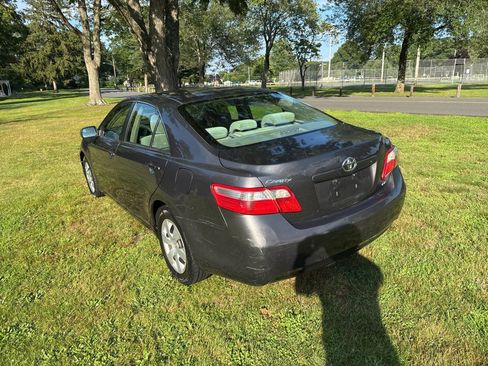 Used 2009 Toyota Camry LE FWD image 11