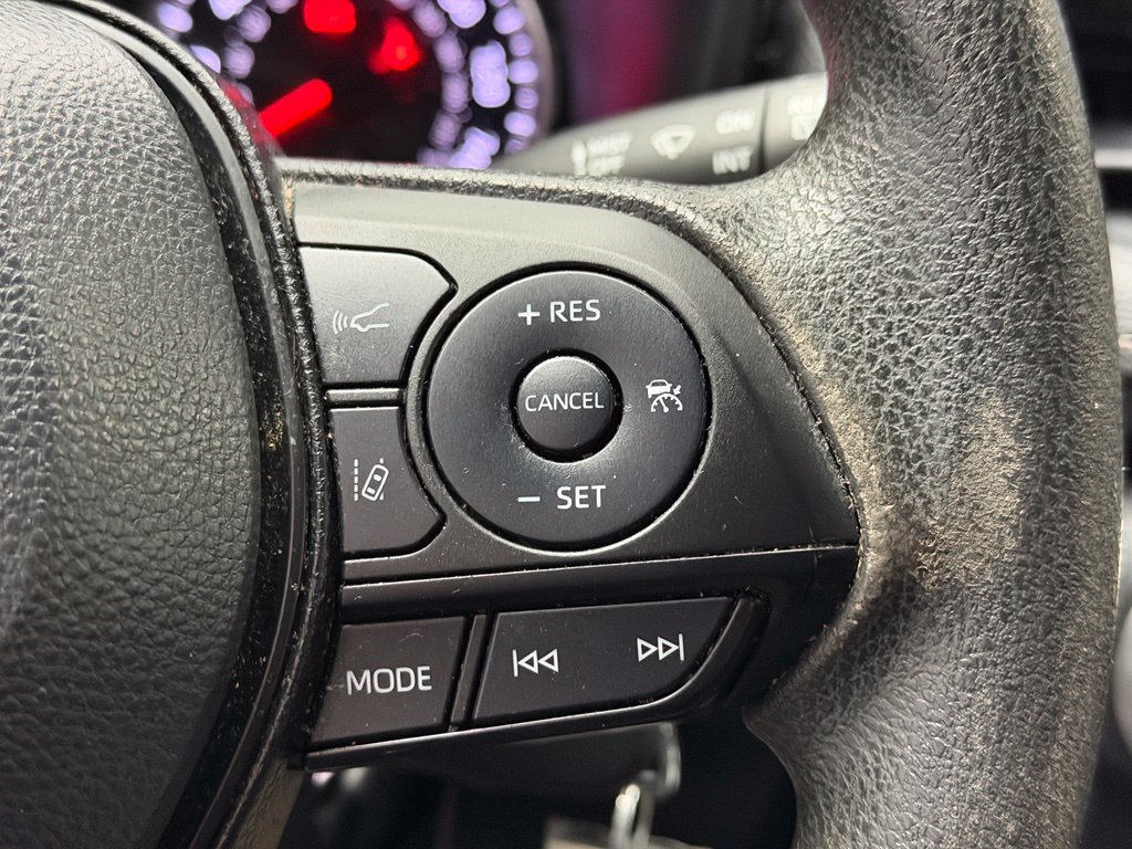 Used 2022 Toyota RAV4 LE FWD image 28