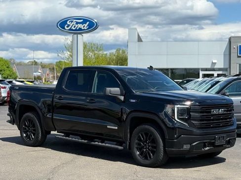 Used 2022 GMC Sierra 1500 Elevation w/ LPO, Elevation Black Package AWD/4WD image 34