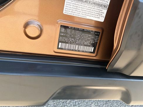 Used 2012 Subaru Outback 2.5i Limited w/ Moonroof Pkg AWD/4WD image 29