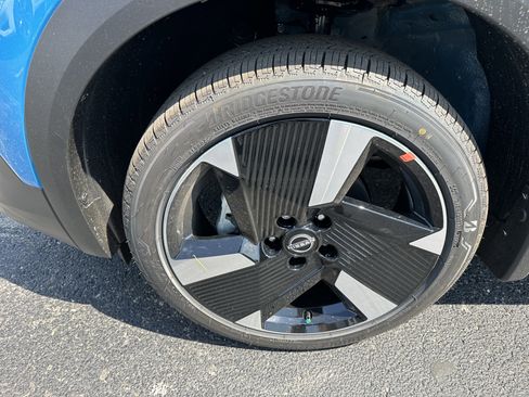 New 2026 Nissan Kicks SR w/ Cold Weather Package image 14