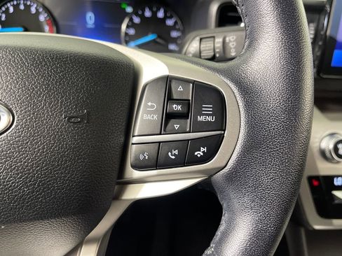 Used 2021 Ford Explorer XLT image 29