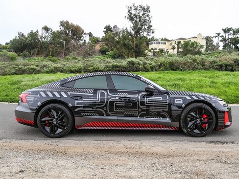 Used 2023 Audi RS e-tron GT image 4