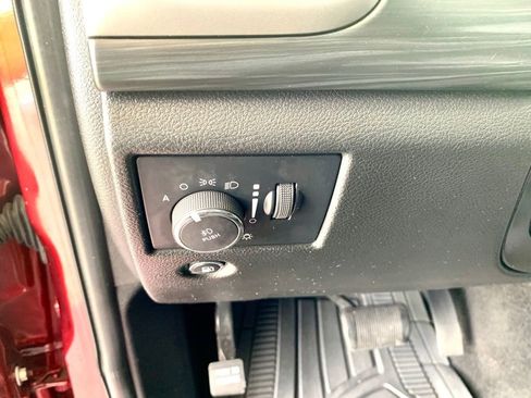 Used 2022 Jeep Grand Cherokee Laredo X AWD/4WD image 30