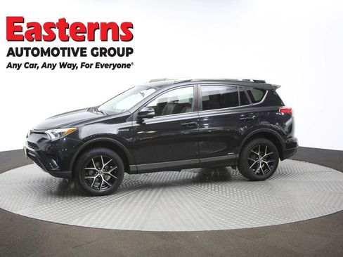 Used 2018 Toyota RAV4 SE image 45