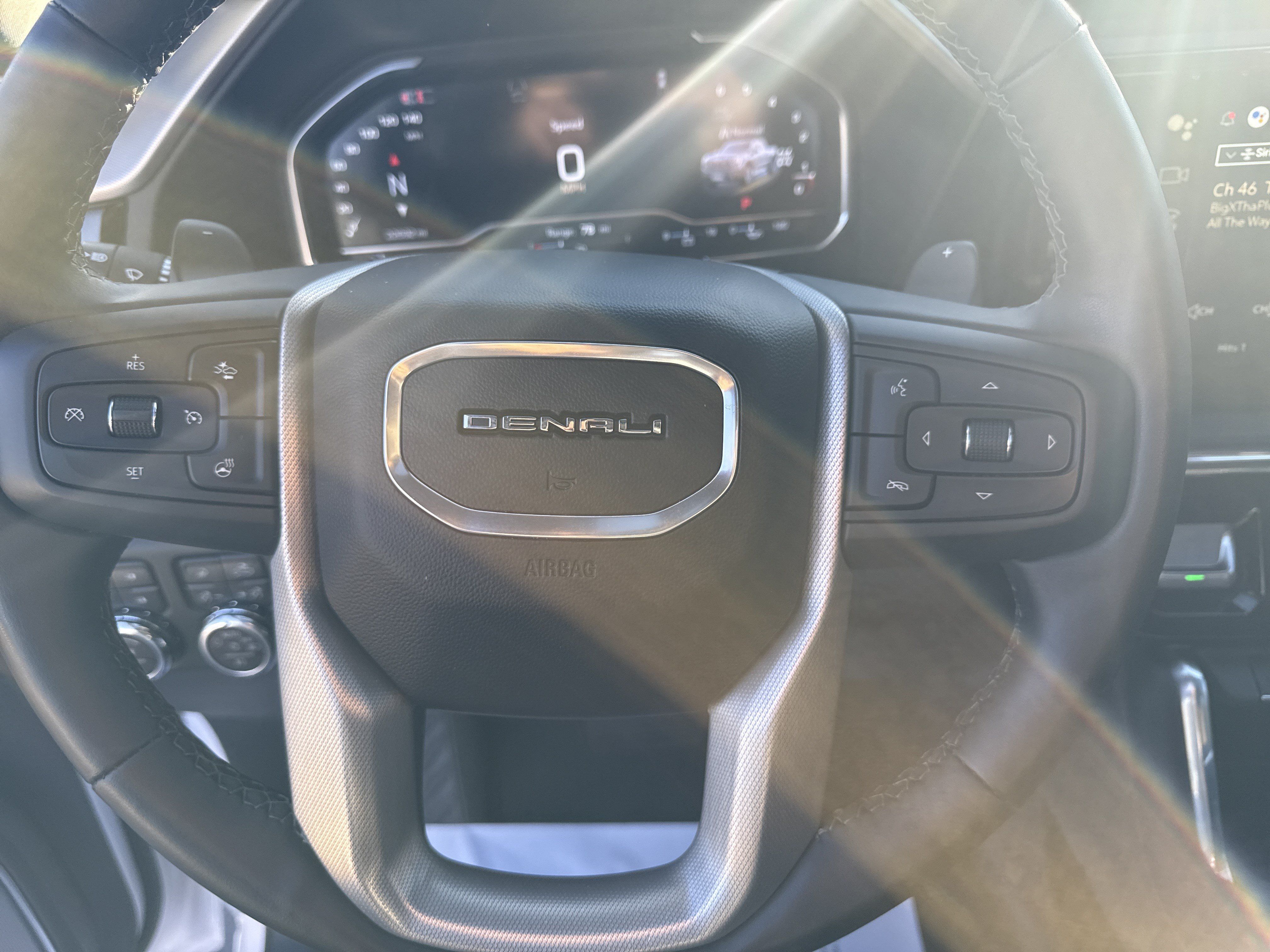 Used 2024 GMC Sierra 1500 Denali w/ Technology Package AWD/4WD image 18