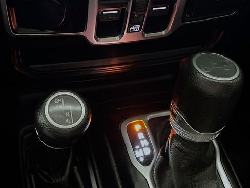 Used 2019 Jeep Wrangler Unlimited Sport S AWD/4WD image 24