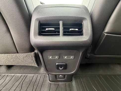 Used 2018 GMC Terrain Denali w/ GMC Pro Grade Package AWD/4WD image 8